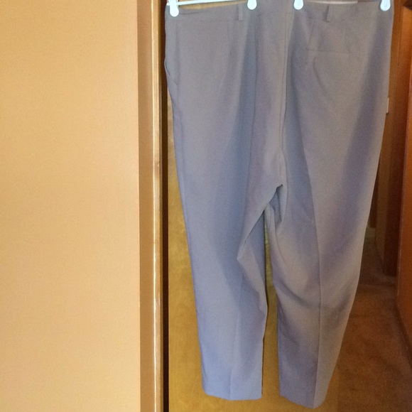 Asos Curve Ankle Grazer Cigarette Pant in Crepe - Picture 4 of 5